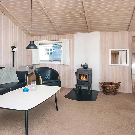 Seaside Haven With Open Terrace 度假居