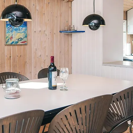 Feriehus Seaside Haven With Open Terrace *