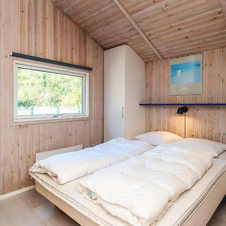 Seaside Haven With Open Terrace 度假居