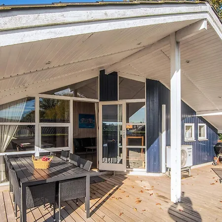 Feriehus Seaside Haven With Open Terrace